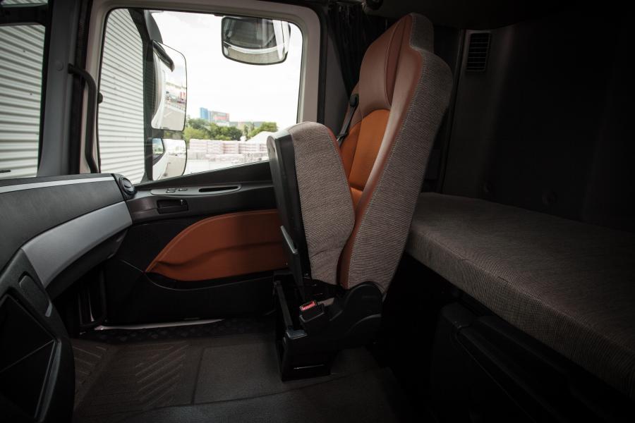 Интерьер Foton H5 2016 года  (фото 130 из 188)